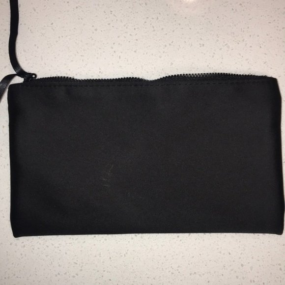 LAST CHANCE✨ Gucci Beauty Satin Mini Pouch - Picture 3 of 3